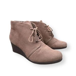 Dr. Scholl's Women's Dakota Wedge Booties Beige Lace-Up Ankle Boots 8